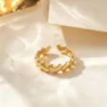 Anillo abierto de eslabones de corazón dorados, elegante joyería de acero para mujeres. - Anillo De Corazón / Dorado