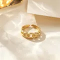 Anillo abierto dorado de acero de titanio con diseño de cadena chic, joya elegante para mujer. - Anillo De Cadena Hueca / Dorado