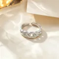 Anillo abierto de cadena de acero de titanio plateado, diseño geométrico minimalista, joya. - Anillo De Cadena Hueca / Plateado