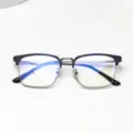 Vue détaillée de lunettes demi-monture anti-lumière bleue pour hommes avec métal et bord noir. - Noir mat / Anti-lumière bleue