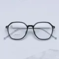 Monture de lunettes optiques légère et polyédrique en pur titane pour un usage quotidien. - Noir Brillant