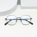 Retro Polygon Titan Brillenrahmen Detailansicht, leichte Metall Optik Brille fuer kleine Gesichter. - Hellschwarz