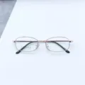 Monture de lunettes optique en alliage métallique pour homme, style élégant et classique. - Or rose