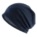 Vue détaillée d'un bonnet en tricot maille bleu élégant avec texture losange respirante. - Taille unique / Bleu Marine