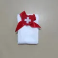 Chaussettes d'infirmière cosplay blanches avec nœud rouge et motif de croix de cœur. - Taille unique / Style Nœud Rouge (Chaussettes Blanches Nœud Rouge - Cœur)