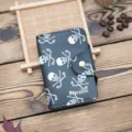 Tarjetero de cuero negro con patron de calavera y golf, estuche para tarjetas. - Negro