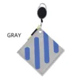 Golfhandtuch mit Einziehclip und Reinigungsbürste, graues doppelseitiges Fleece Sportzubehör. - Grau
