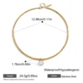 Goldfarbene Edelstahl Choker Halskette Detail mit funkelndem runden Zirkonia Anhänger. - Gold 04