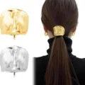 Dettaglio del fermaglio per capelli geometrico in metallo con spilla a U per una tenuta sicura. - Nuvole, confezione da 2