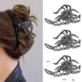 Gothic spider hair claw clip, metal alloy shark hair clip for women and styling variant. - Silver Spider Style