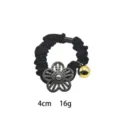 Coletero de pelo negro con flor de estrás y campana dorada, cinta elástica 4cm 16g - Estilo de Flor de Strass Plateado Tela Negra (1144-4)