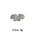 Silberfarbene Schmetterling Haarspange Detailansicht, strukturierte Flügel, 3x5cm. - Schmetterling mit Relieftextur Stil (1165-28)