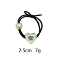 Minimalistische hart parel haarring variant, zwart elastisch touw met leuke berenhanger. - Lichtblauw Hart Beer Stijl (1124-9)
