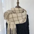 Écharpe d'hiver classique à carreaux beige avec franges, tricot chaud effet cachemire élégant. - G-HY159 beige