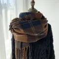 Écharpe d'hiver à carreaux et franges pour femme, foulard chaud rétro, accessoire stylé. - G-HY14 camel