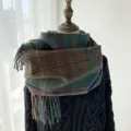 Retro plaid winter scarf for women, warm vintage shawl with tassels, cozy casual neck wrap. - Green