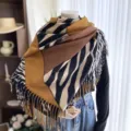 Femme imitation cachemire echarpe hiver avec imprime zebre bloc de couleur et franges. - 17-YHP Café