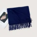 Klassischer dunkelblauer Winterschal mit Fransen, weicher warmer Kaschmir Damen Schal. - F032 - Marineblau