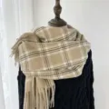 Écharpe d'hiver classique à carreaux pour femme et homme, long foulard frangé chaud imitation. - Kaki
