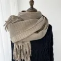 Écharpe d'hiver imitation cachemire pour femme avec franges élégantes, douce et bien chaude. - Chameau