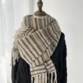 Femme hiver chaud écharpe rayée à franges, châle épais en imitation cachemire pour style quotidien. - Beige