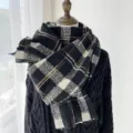 Écharpe à carreaux noir et blanc classique pour femme, châle d'hiver chaud et épais. - Noir