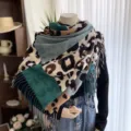 Écharpe à franges motif léopard color-block pour femme, châle chaud effet cachemire. - 13-YHP Vert