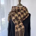 Chic houndstooth scarf for women, classic brown pattern, warm imitation cashmere winter shawl. - Camel / 70-180CM