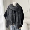 Écharpe longue effilochée gris foncé pour femme, châle de plage d'été léger et polyvalent. - RM002 gris noir