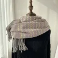 Écharpe d'hiver à carreaux colorés avec franges, châle chaud et douillet imitation cachemire. - Gris