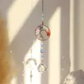 Acchiappasole in cristallo Albero della Vita ornamento da appendere con pietre e sfera sfaccettata. - Albero della vita tondo