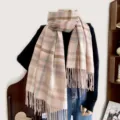 Écharpe à carreaux rose avec franges pour femme, châle chaud d'hiver imitation cachemire. - 70-200cm / Rose