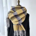 Écharpe d'hiver à carreaux jaune gris femme, châle chaud à franges style classique. - G-HY145 jaune vif