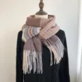 Écharpe imitation cachemire à franges, tour de cou d'hiver élégant rayé marron et bleu pour femmes. - Café