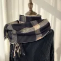 Écharpe hivernale écossaise pour femme, motif classique à carreaux avec franges douces dodo. - G-HY36 noir