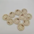 Botones de madera redondos grabados con handmade with love, ideales para costura y manualidades. - Estilo Tallado de Abeja / 15mm