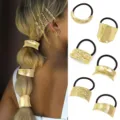 Detailansicht goldener Metall Haargummis mit minimalistischen geometrischen Manschetten. - Glattes und Gehämmertes Geometrisches Haargummi-Design / 6er Set