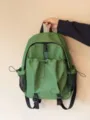 Sac à dos décontracté vert avec poches multiples et bretelles durables pour voyages. - L / Vert