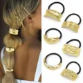 Goldene Metall Haargummis Set minimalistischer Haarschmuck elegante Pferdeschwanz Halter - Metallisches Streifen- und Hammerschlag-Design / 6er Set