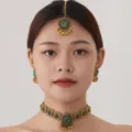 Indian vintage green stone choker necklace earrings maang tikka jewelry set for women - Gold Green