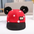 Kinder Winter Baseballmütze mit süßen Pompon Ohren, rotem Stern Muster warme Mütze für Kleinkinder. - M / Rot