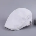 White cotton flat cap for men, retro newsboy style hat with side tag, casual vintage headwear. - Adjustable / White