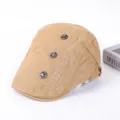 Khakifarbene Baumwoll Schiebermütze mit Metallknöpfen und Stickerei für deinen Streetwear Look. - Verstellbar / A - Beige