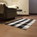 Moderne minimalistische schwarz-weiße karierte Baumwoll-Leinen-Fußmatte für den Innenbereich. - 60*90cm / Schwarz Weiß Karo