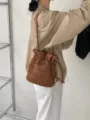 Brown ruched drawstring shoulder bag for women, trendy chic retro handbag for daily use. - Brown