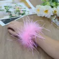 Pulsera slap de pluma de avestruz rosa, brazalete de peluche suave para espectaculos de fiesta. - Rosa