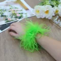 Brazalete slap de plumas verdes manguito de muñeca esponjoso para fiesta rendimiento - Verde