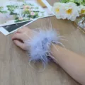 Moda pulsera slap de pluma de avestruz suave muñeca de peluche para fiesta espectáculo joyas - Gris claro
