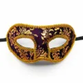 Halloween heren masker, prachtig paars fluwelen halfgelaatsmasker met gouden kantrand. - Paars