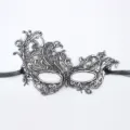 Stijlvol kanten masker met linten, elegant feniksdesign voor feesten en optredens. - Feniks-ontwerp / Zilver